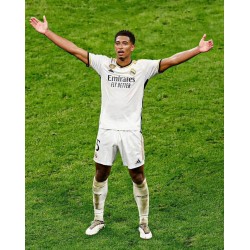 Bellingham, den hvite trøya skinner på himmelen til Real Madrid